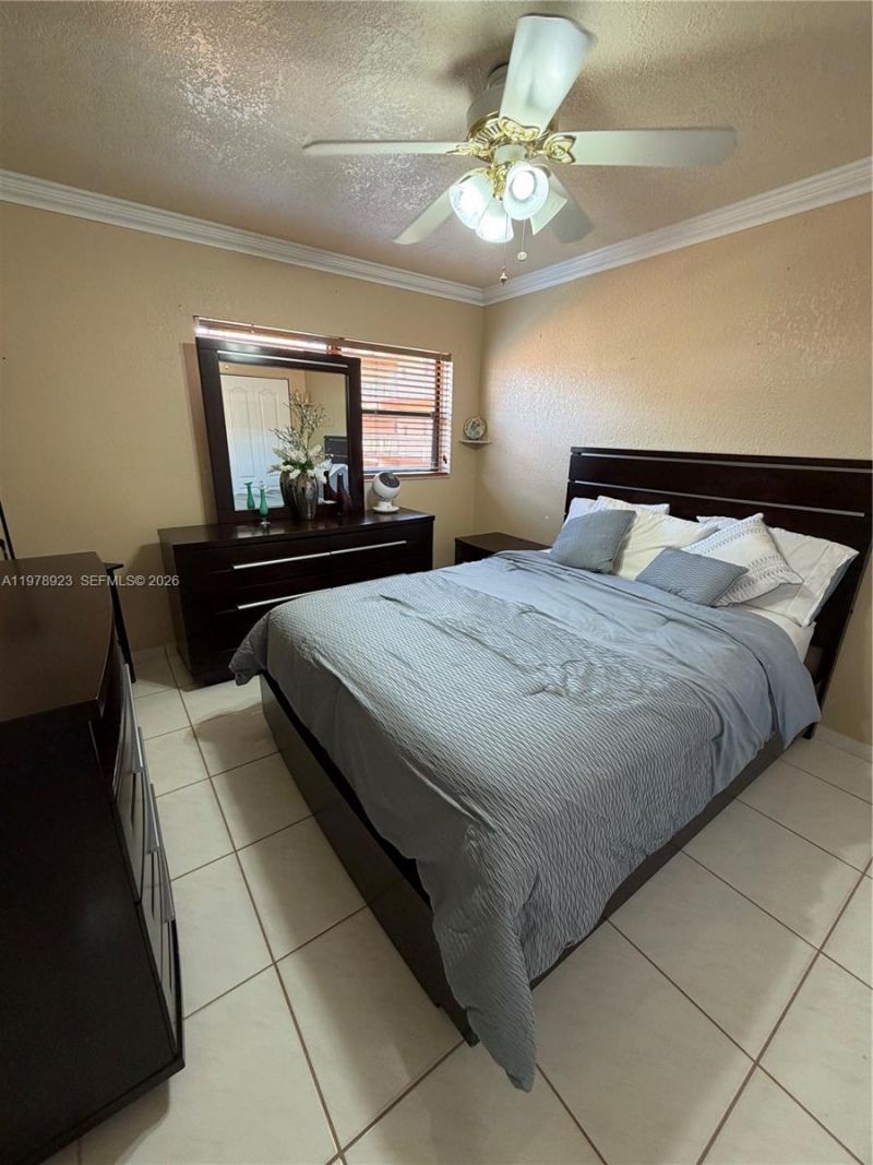 1800 W 54th St , Unit 309, Hialeah, FL 33012 Photo