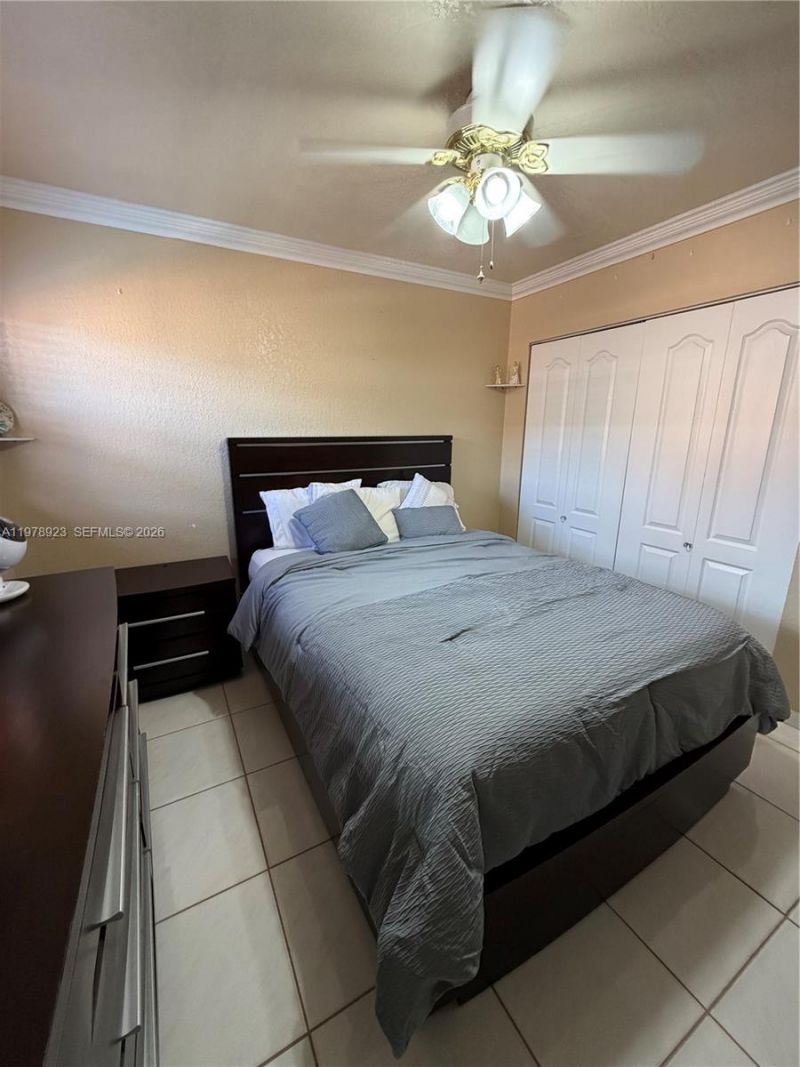 1800 W 54th St , Unit 309, Hialeah, FL 33012 Photo
