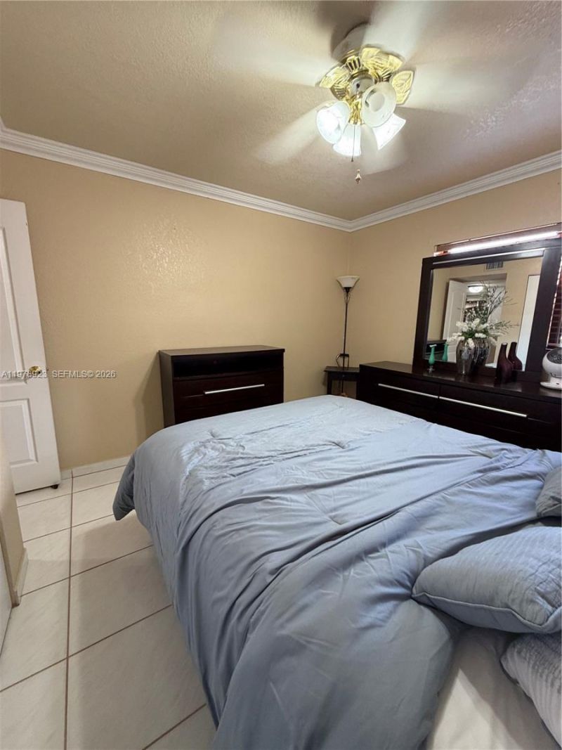 1800 W 54th St , Unit 309, Hialeah, FL 33012 Photo