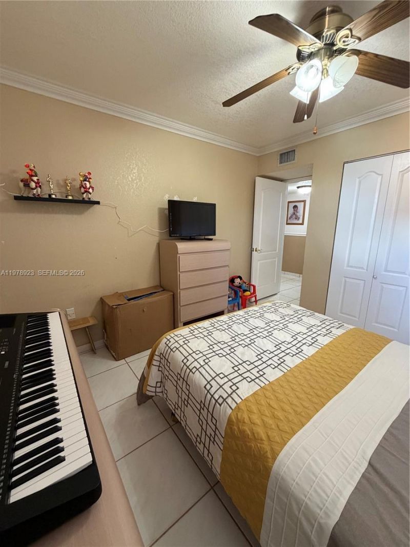 1800 W 54th St , Unit 309, Hialeah, FL 33012 Photo