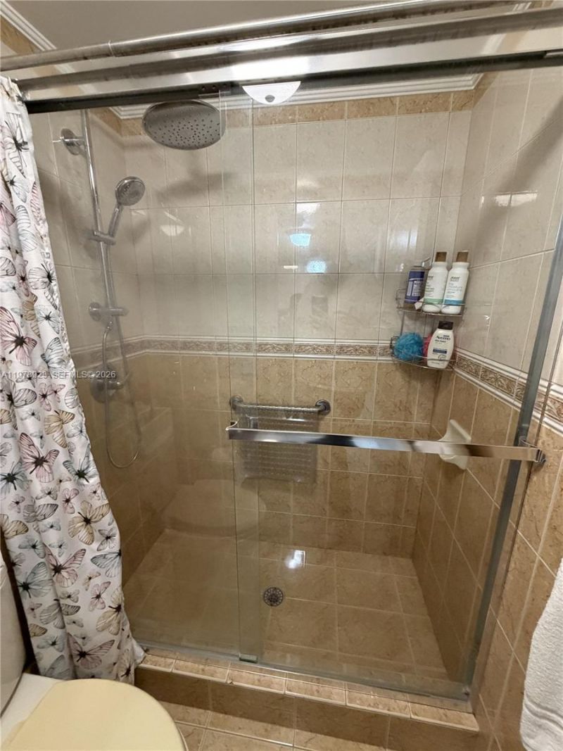 1800 W 54th St , Unit 309, Hialeah, FL 33012 Photo