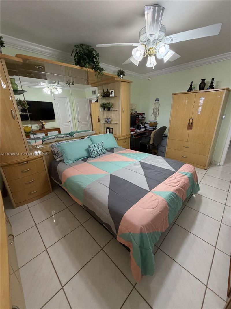 1800 W 54th St , Unit 309, Hialeah, FL 33012 Photo