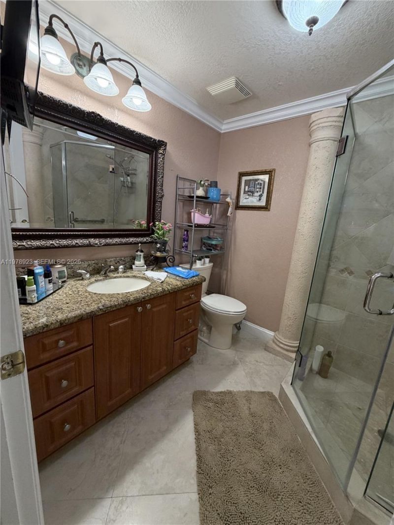 1800 W 54th St , Unit 309, Hialeah, FL 33012 Photo