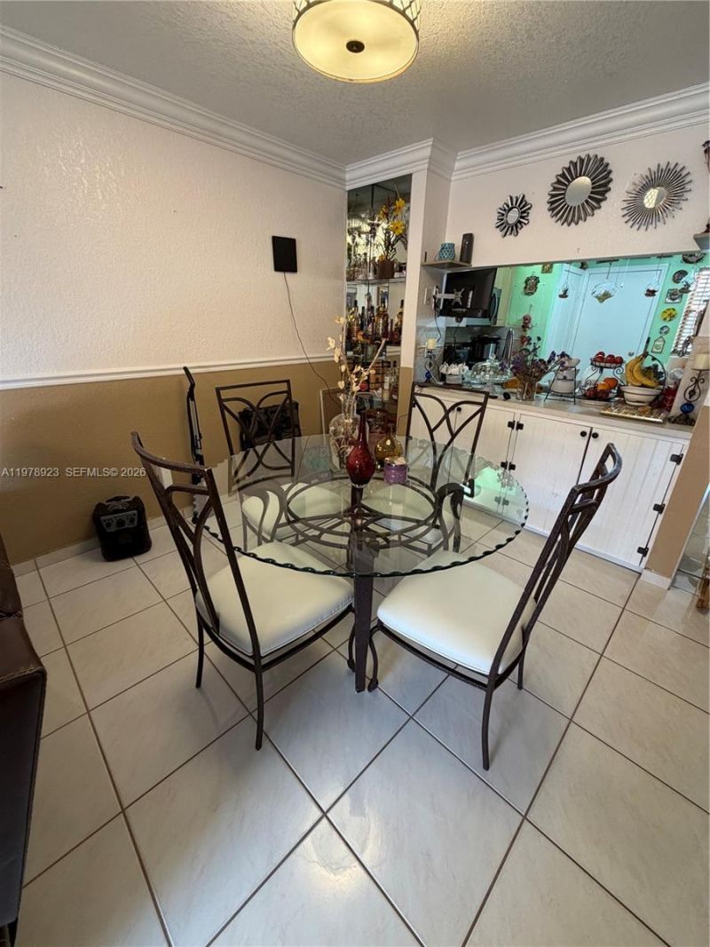 1800 W 54th St , Unit 309, Hialeah, FL 33012 Photo