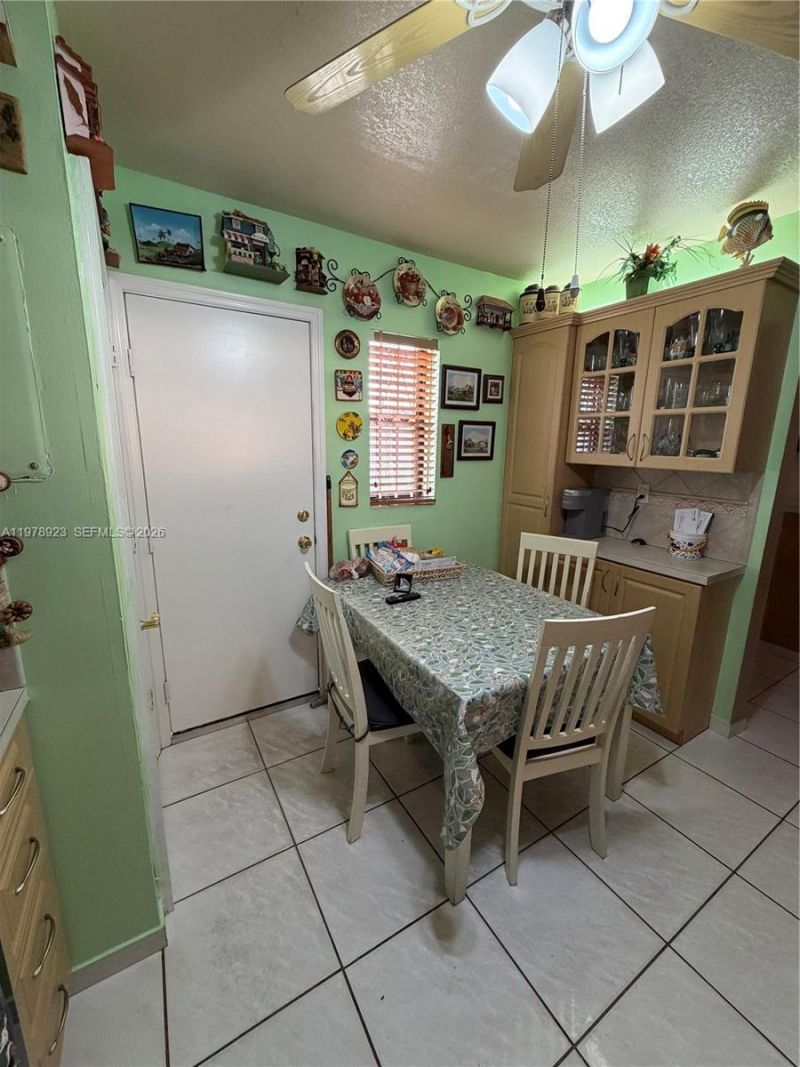 1800 W 54th St , Unit 309, Hialeah, FL 33012 Photo