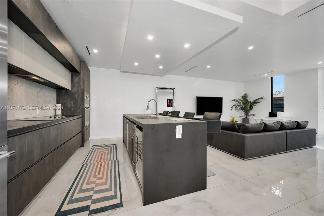 2516 NE 21st St , Unit B, Fort Lauderdale, FL 33305 Photo