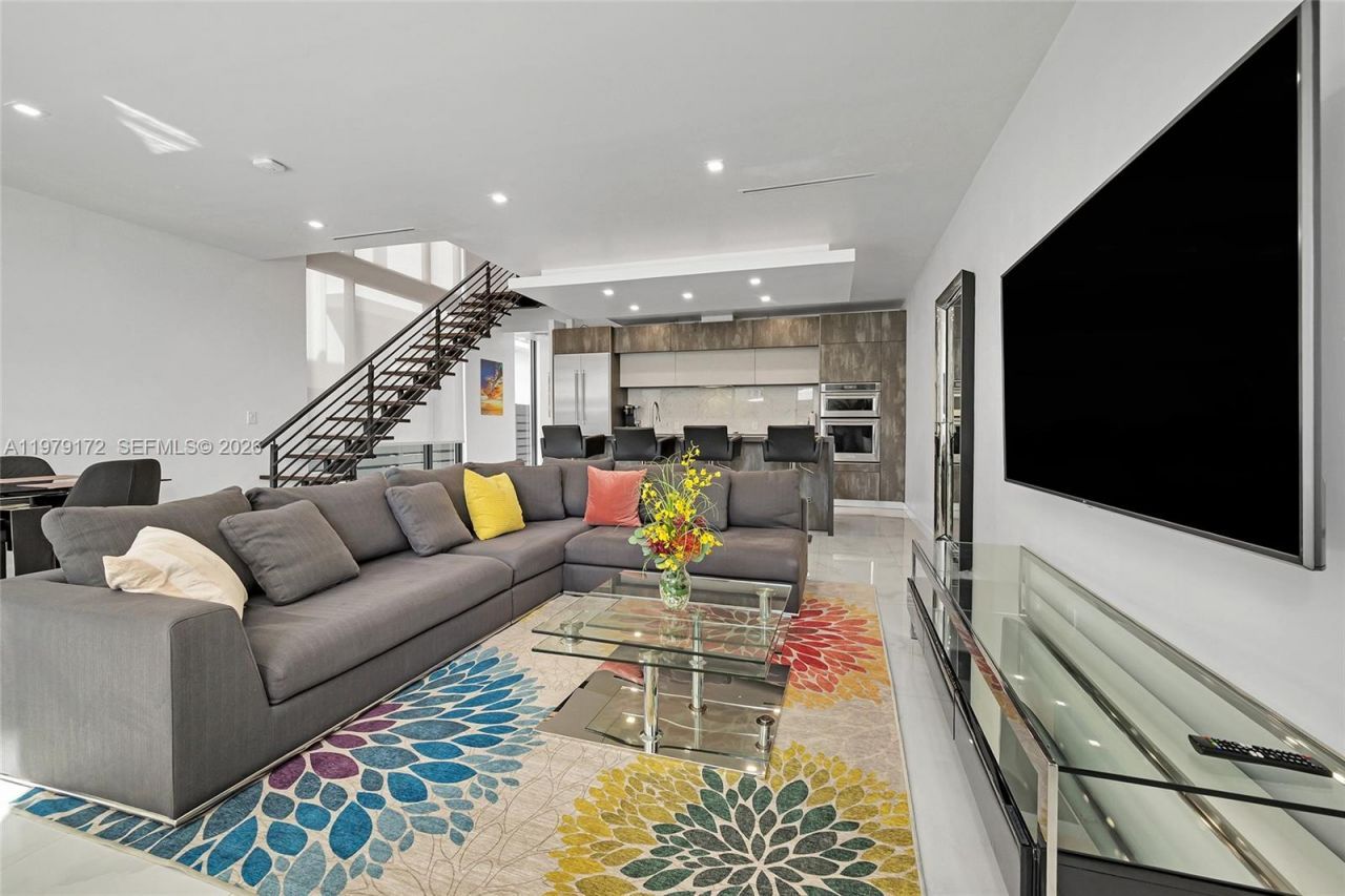 2516 NE 21st St , Unit B, Fort Lauderdale, FL 33305 Photo