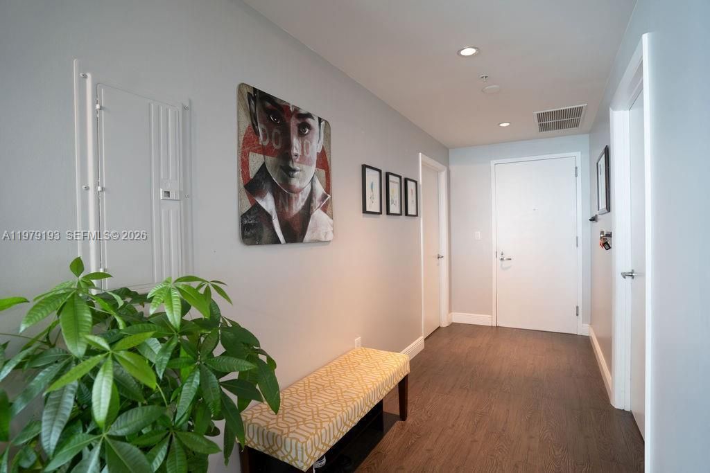 1900 N Bayshore Dr, Unit 2018, Miami, FL 33132 Photo