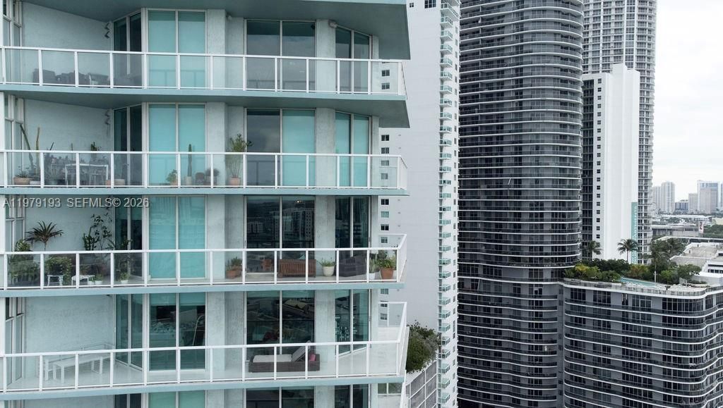 1900 N Bayshore Dr, Unit 2018, Miami, FL 33132 Photo