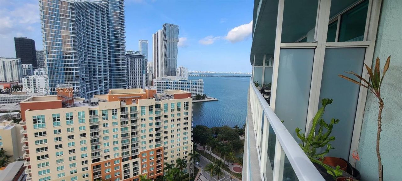 1900 N Bayshore Dr, Unit 2018, Miami, FL 33132 Photo