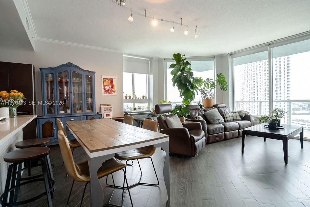 1900 N Bayshore Dr, Unit 2018, Miami, FL 33132 Photo