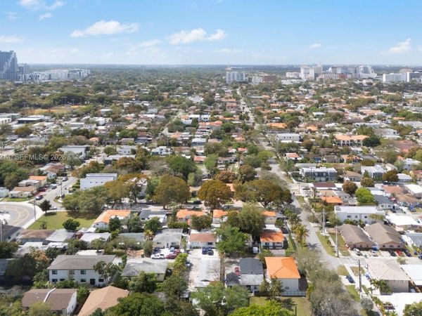 2710 SW 28th Ct , Miami, FL 33133