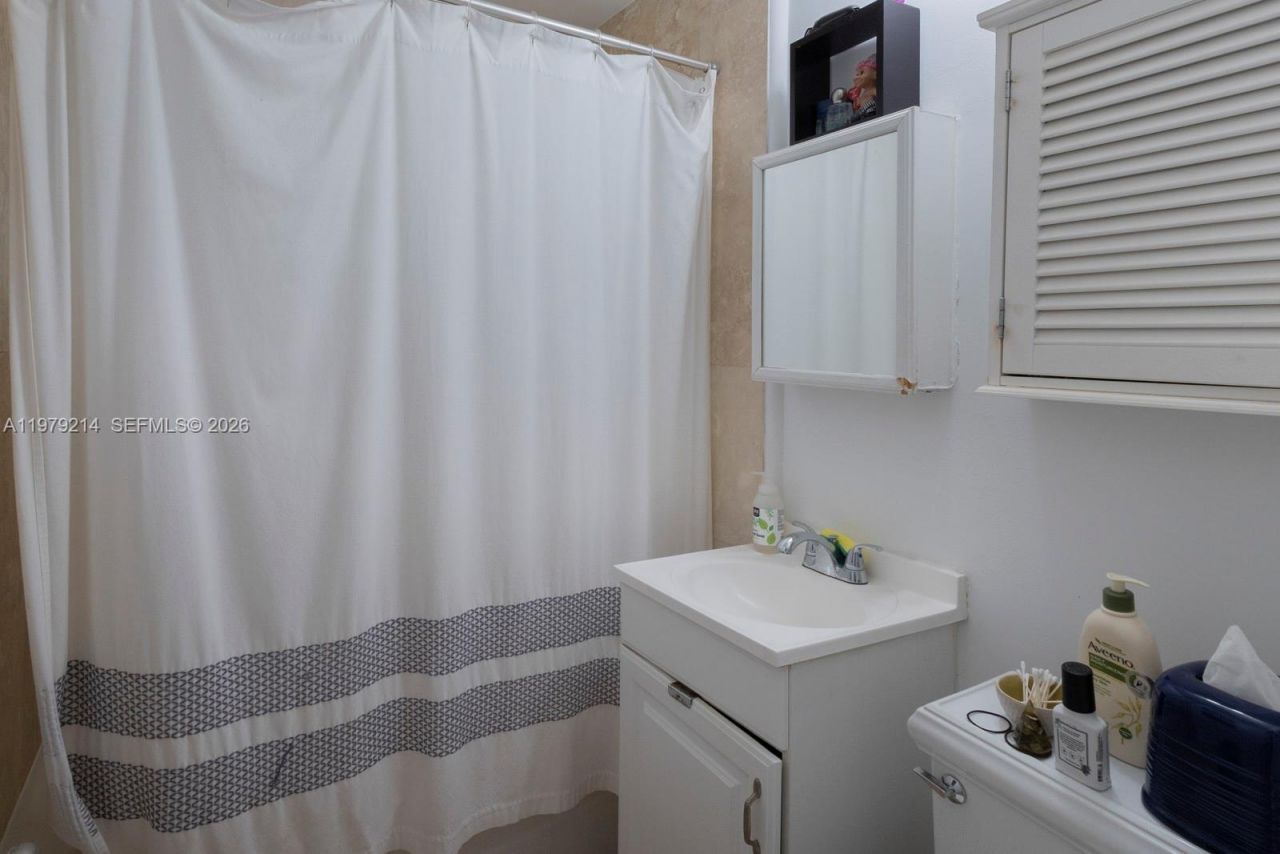 2710 SW 28th Ct, Miami, FL 33133 Photo