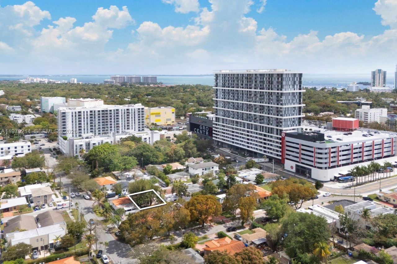 2710 SW 28th Ct, Miami, FL 33133 Photo