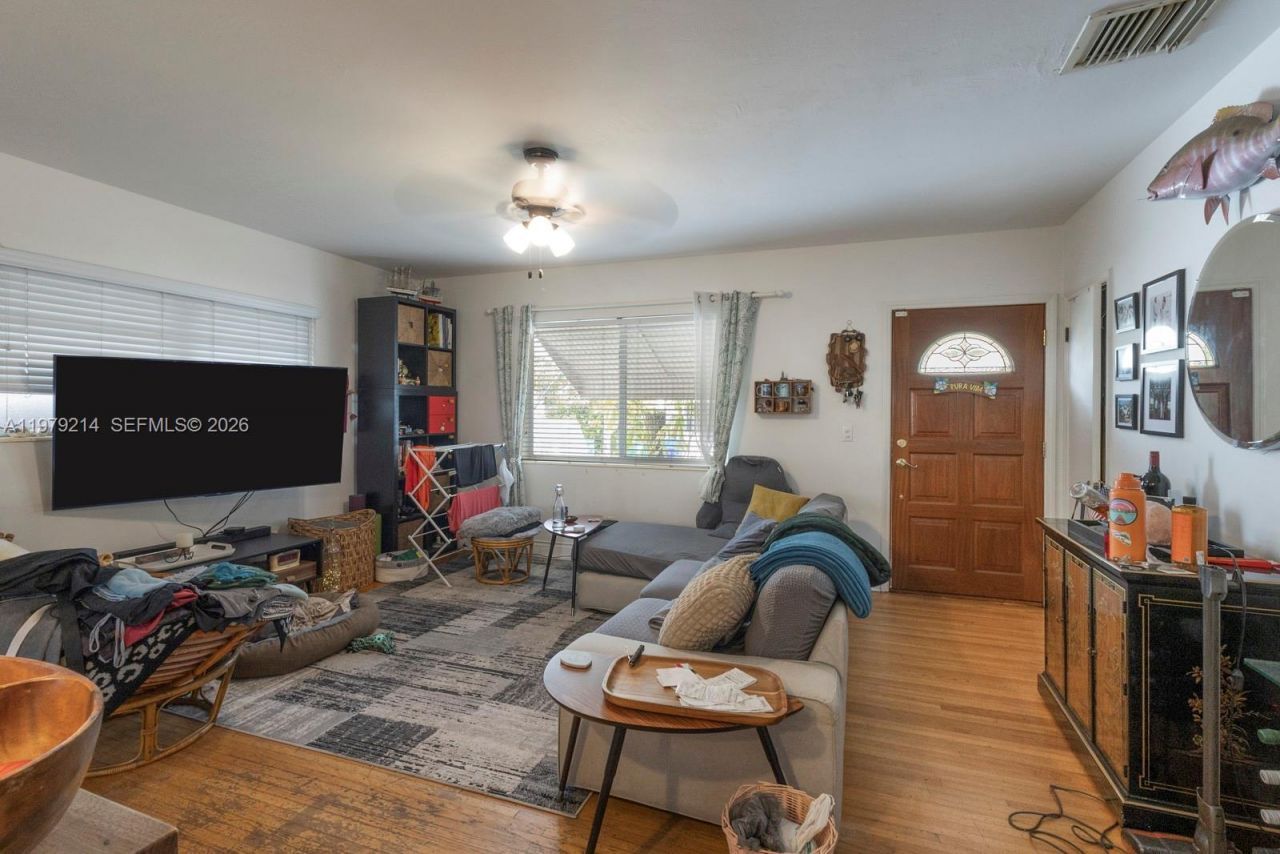 2710 SW 28th Ct, Miami, FL 33133 Photo