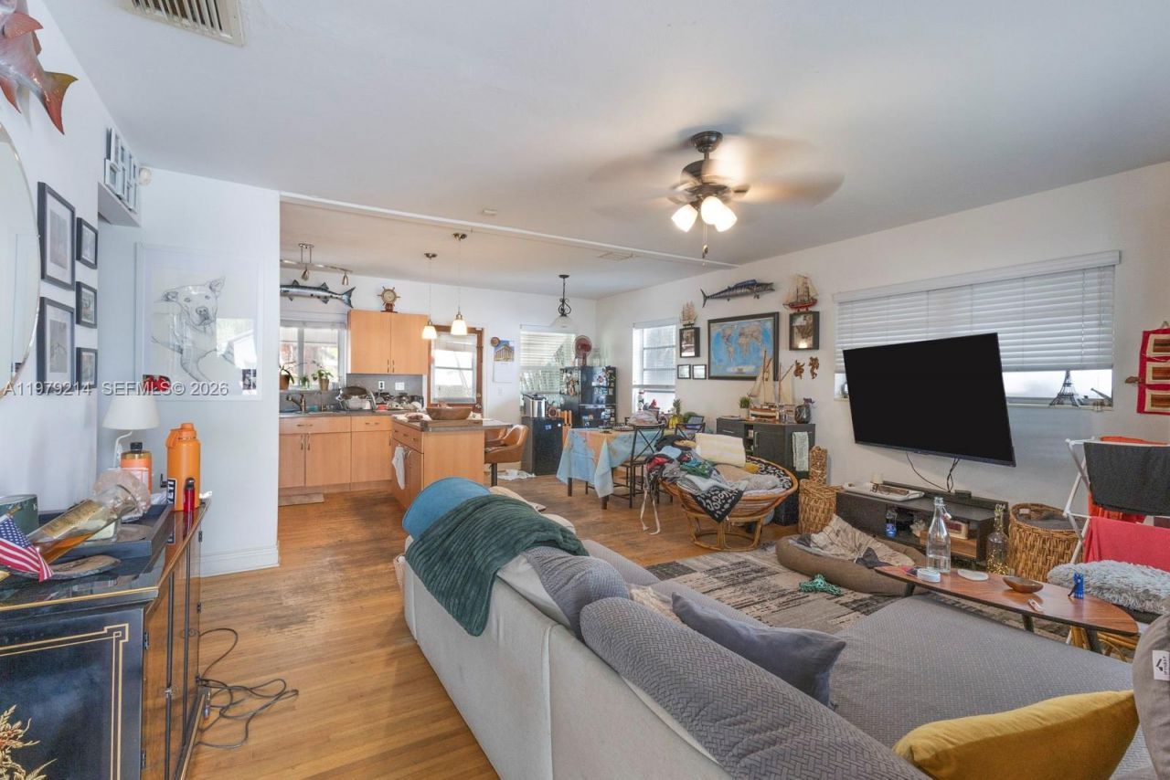 2710 SW 28th Ct, Miami, FL 33133 Photo