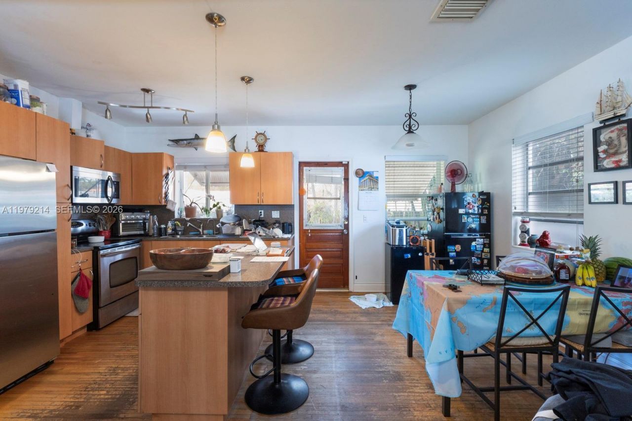 2710 SW 28th Ct, Miami, FL 33133 Photo