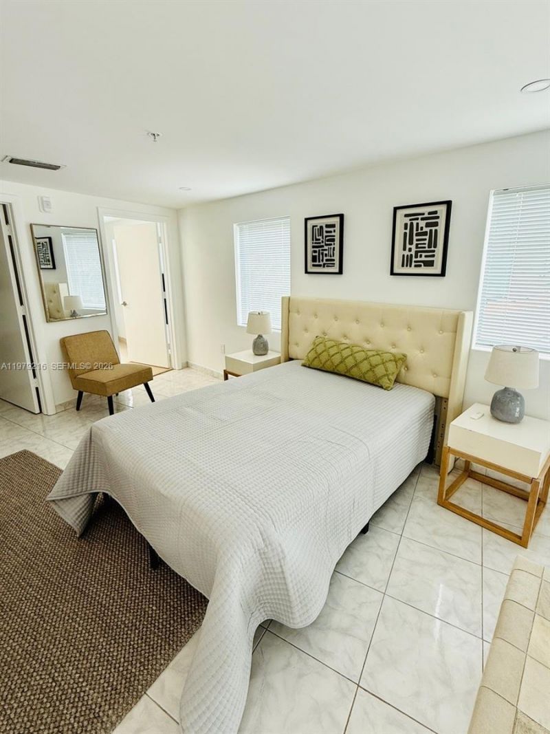 7700 Collins Ave , Unit 5, Miami Beach, FL 33141 Photo