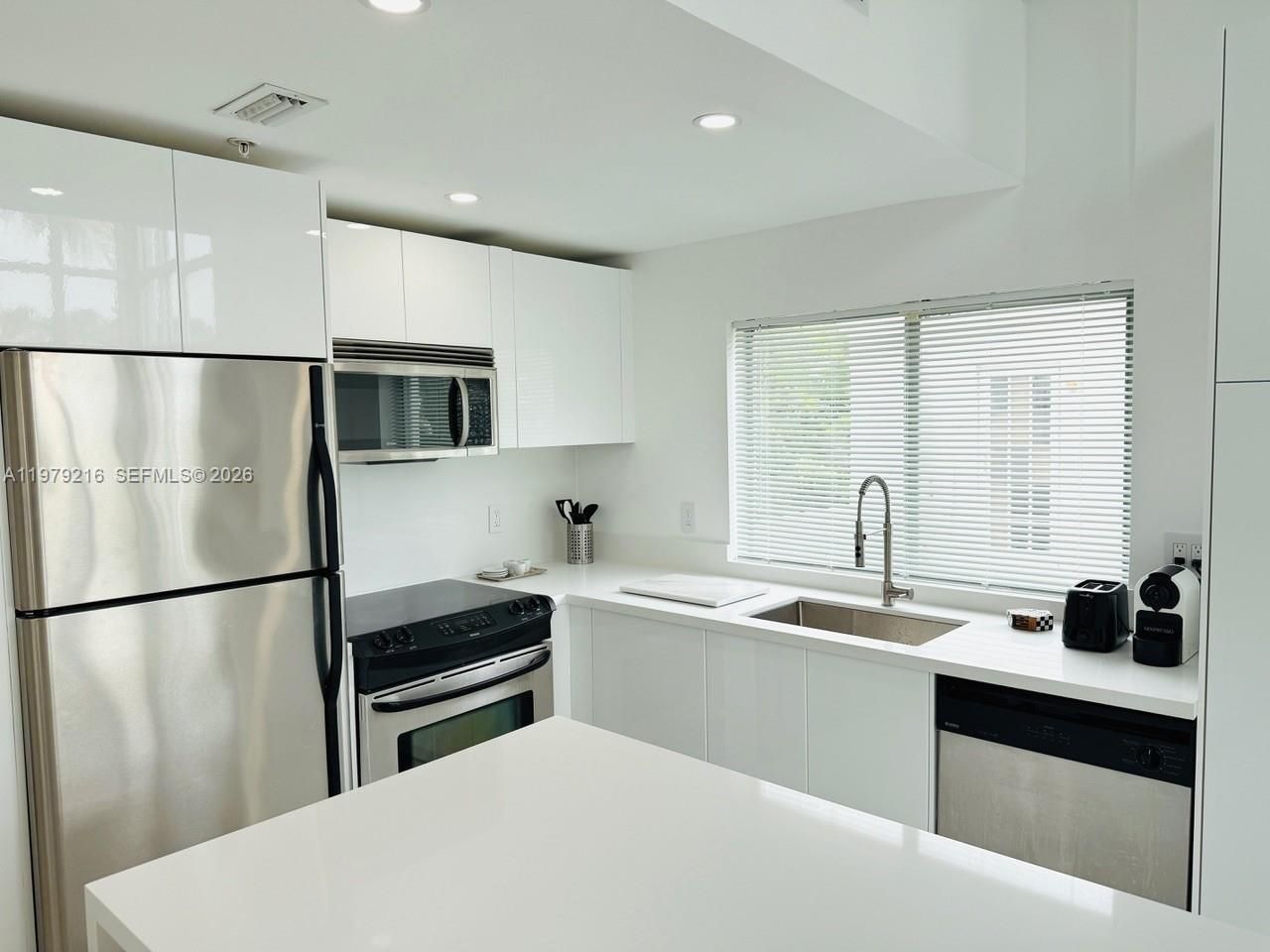 7700 Collins Ave , Unit 5, Miami Beach, FL 33141 Photo