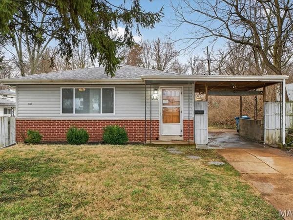 212 Lakeside Drive , Ballwin, MO 63021