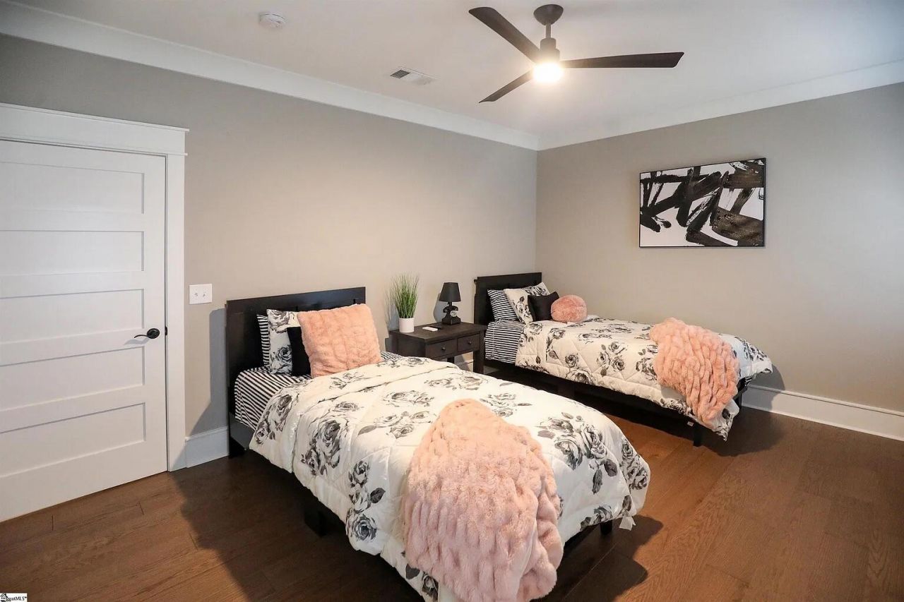219 Chapin Street Photo 29