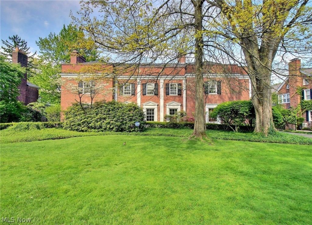 2710 Chesterton Road, Shaker Heights, OH 44122