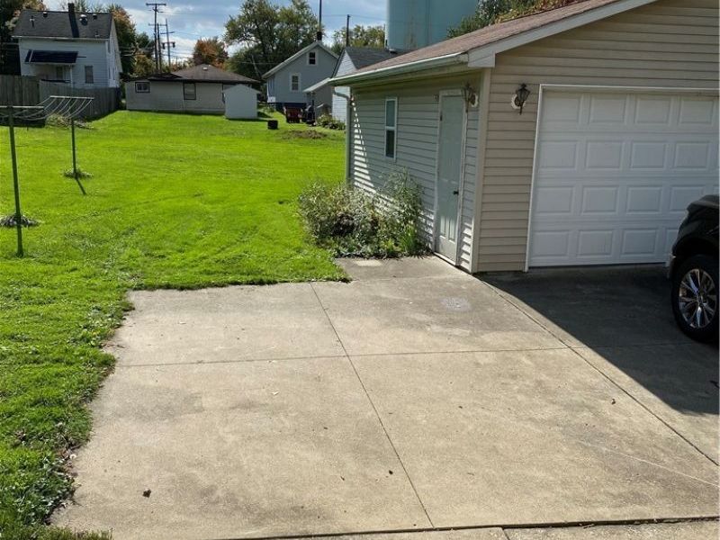 665 Devitt Avenue, Campbell, OH 44405 Photo 3