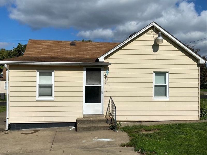 665 Devitt Avenue, Campbell, OH 44405 Photo 4