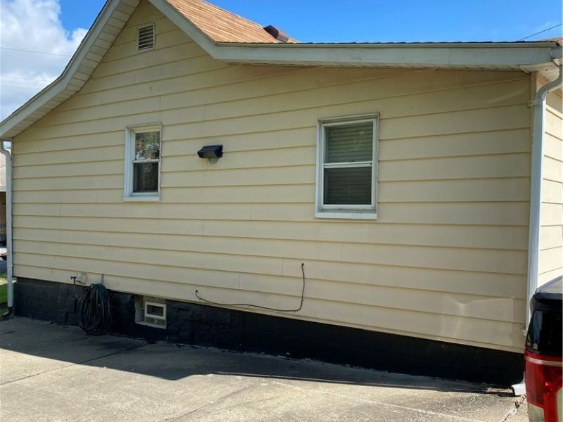 665 Devitt Avenue, Campbell, OH 44405 Photo 5