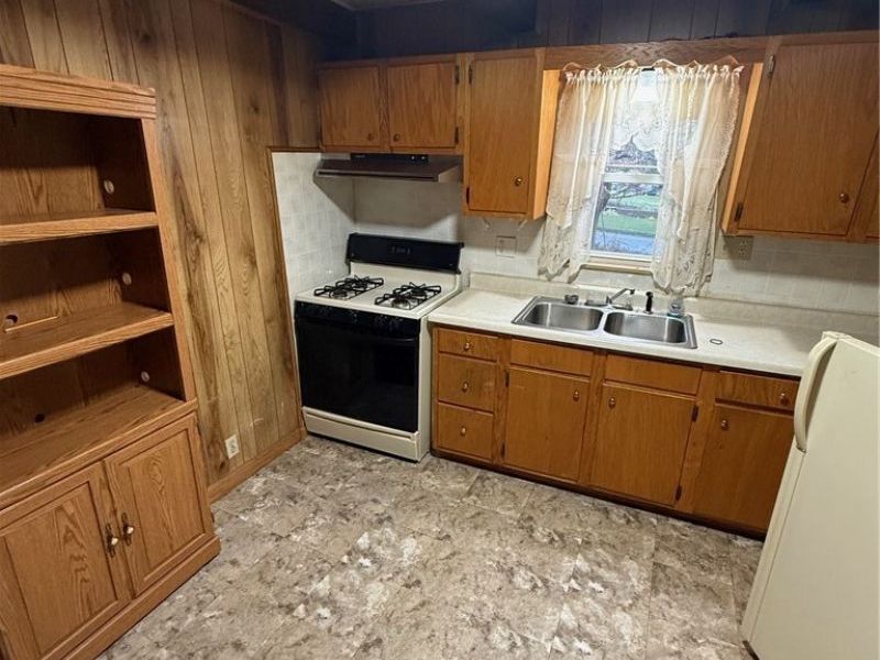 665 Devitt Avenue, Campbell, OH 44405 Photo 7