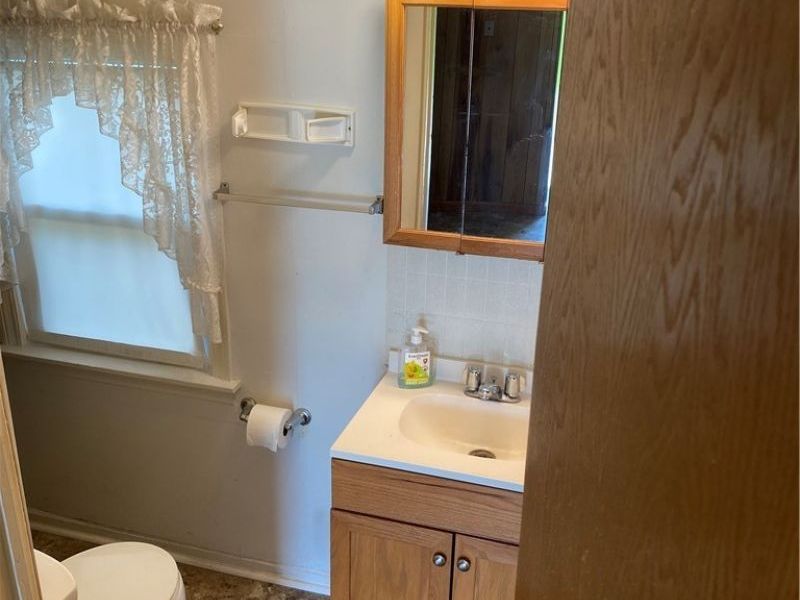 665 Devitt Avenue, Campbell, OH 44405 Photo 9