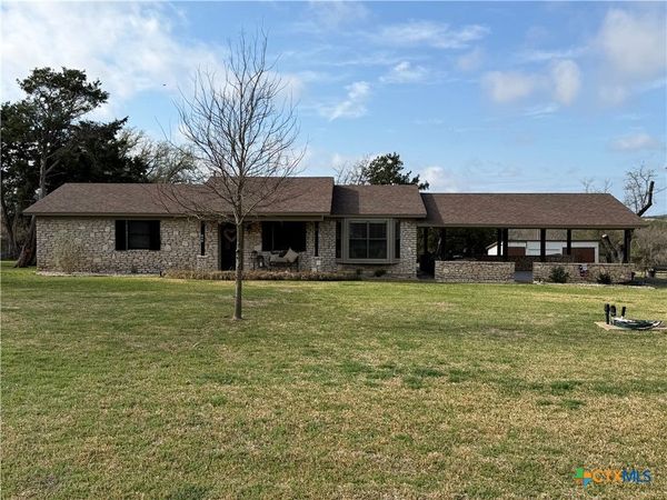 615 River Oaks Drive, Gatesville, TX 76528