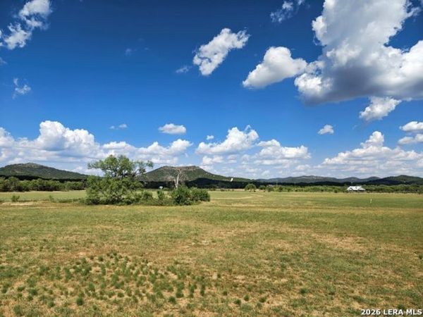 254 Possum Haw Holly Trl., Leakey, TX 78873