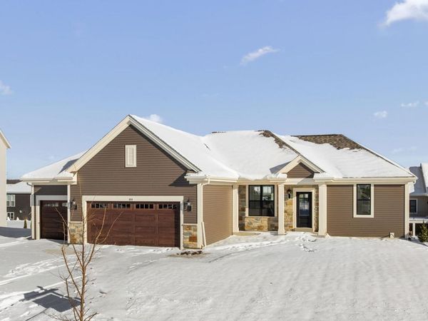 674 Mary Way, Slinger, WI 53086