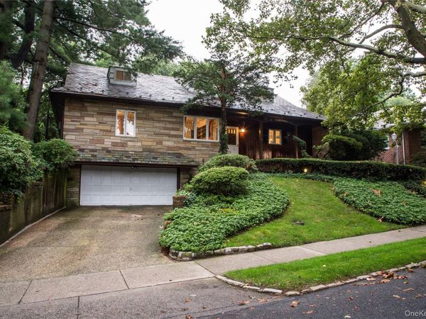 200 Melbourne Road , Great Neck, NY 11021