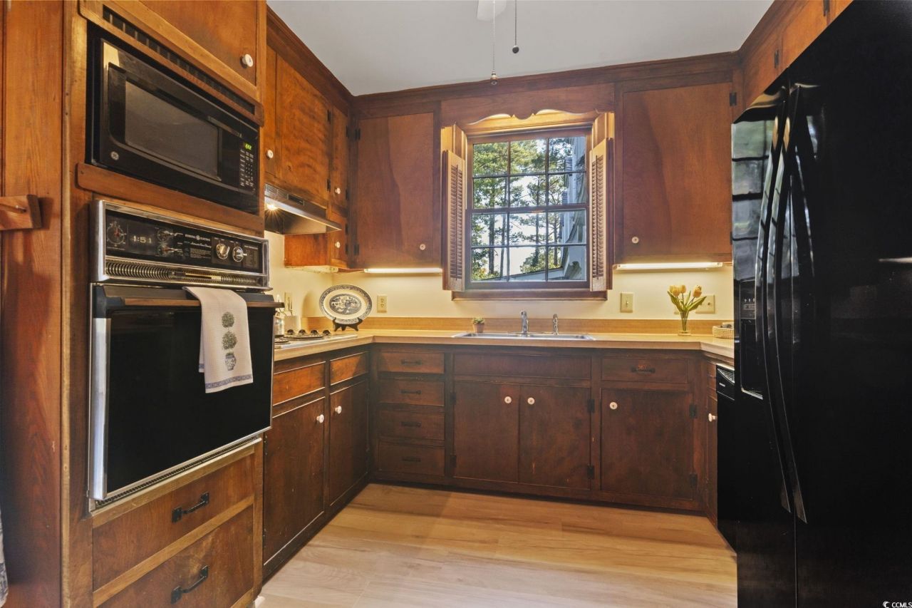 707 Thomas Ave. Photo 11