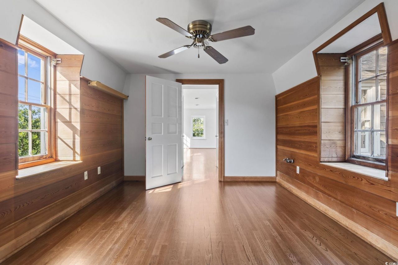 707 Thomas Ave. Photo 17