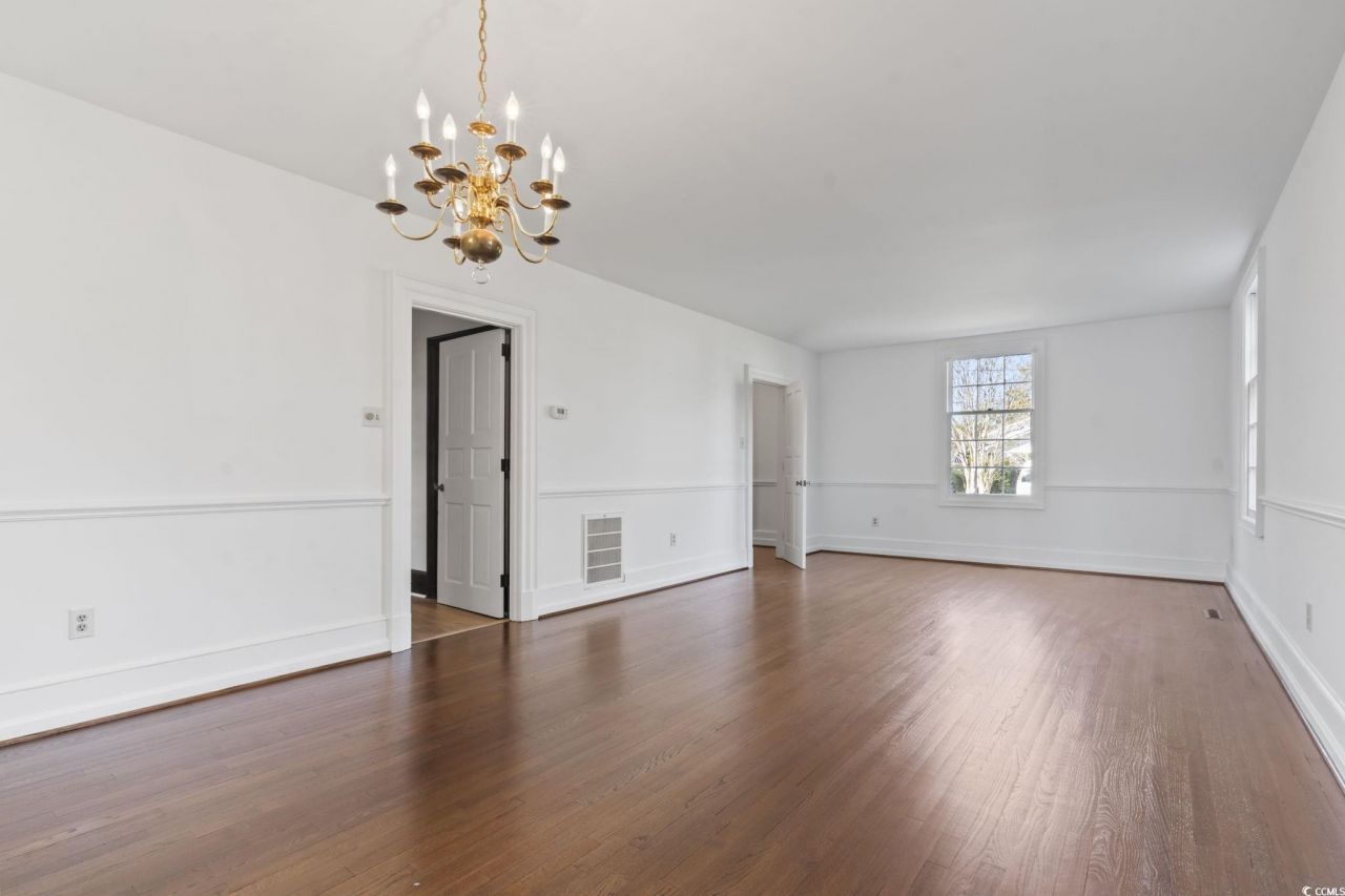 707 Thomas Ave. Photo 6