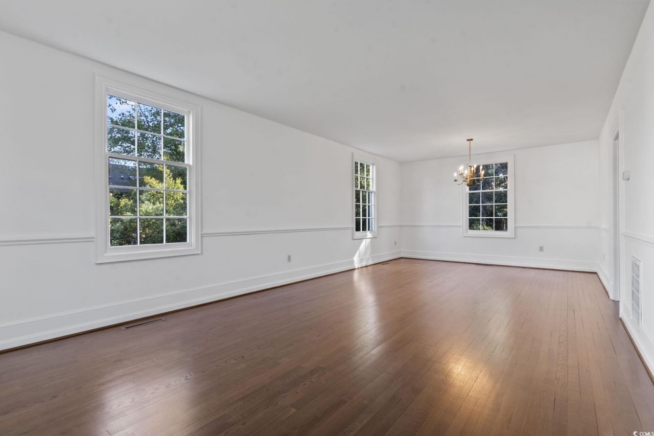 707 Thomas Ave. Photo 7