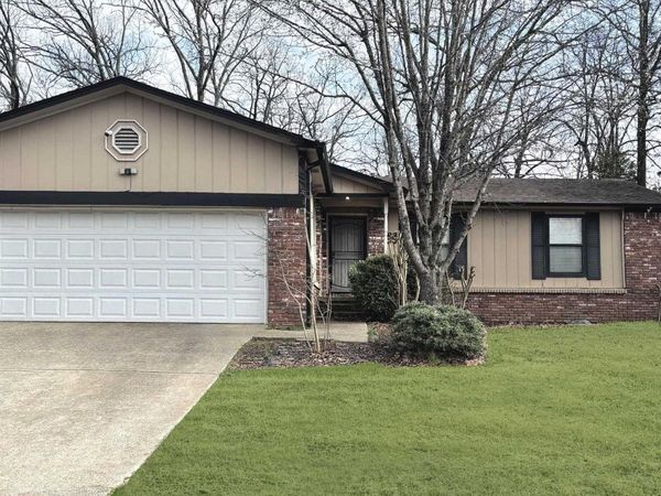 88 Oak Forest Loop, Maumelle, AR 72113