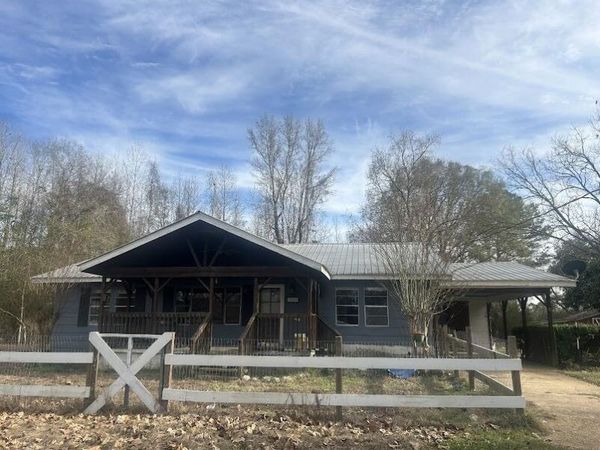 1634 Spring Hill, Lumberton, MS 39455