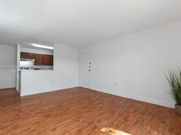15600 SW 80th St , Unit L-203, Miami, FL 33193