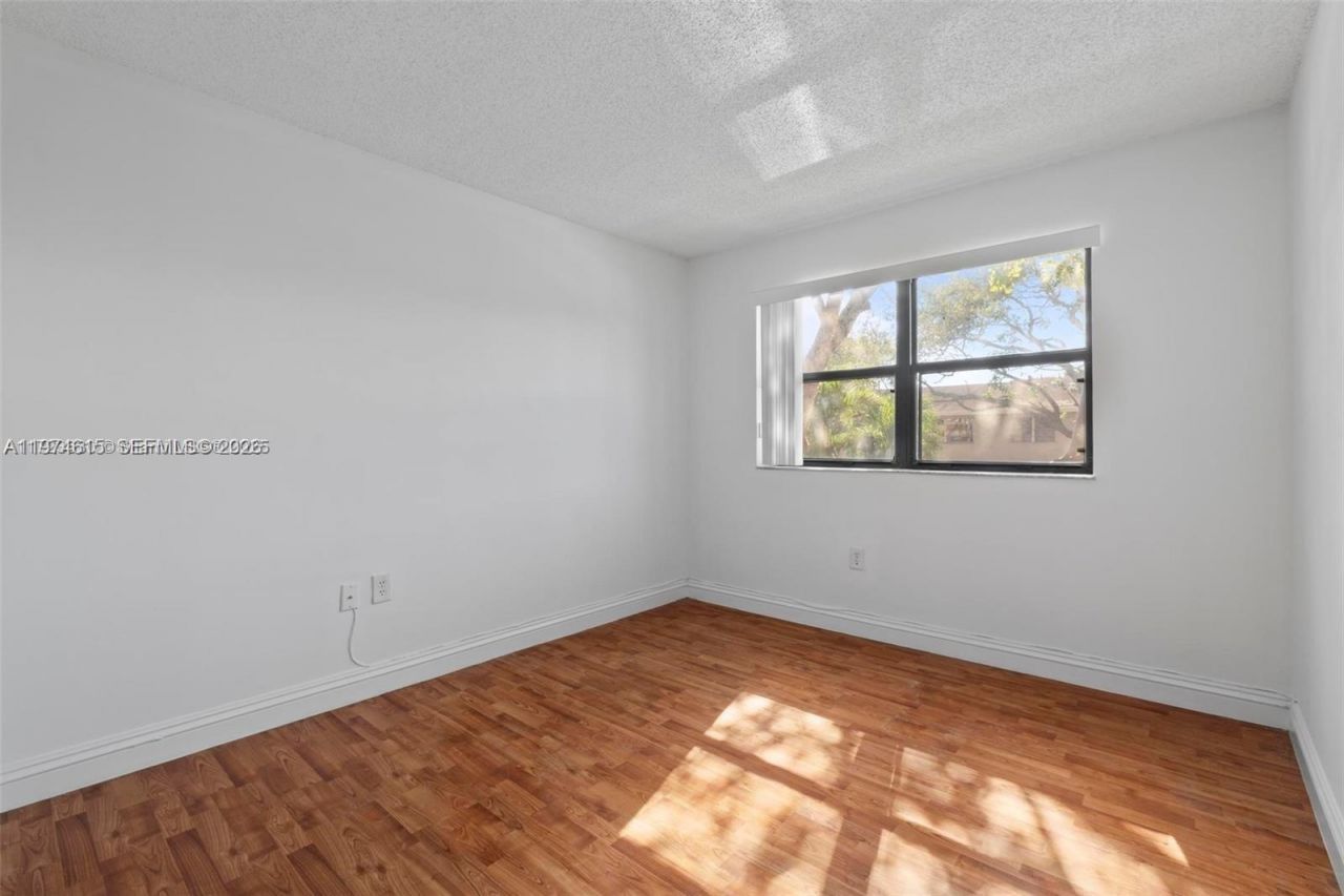 15600 SW 80th St , Unit L-203, Miami, FL 33193 Photo