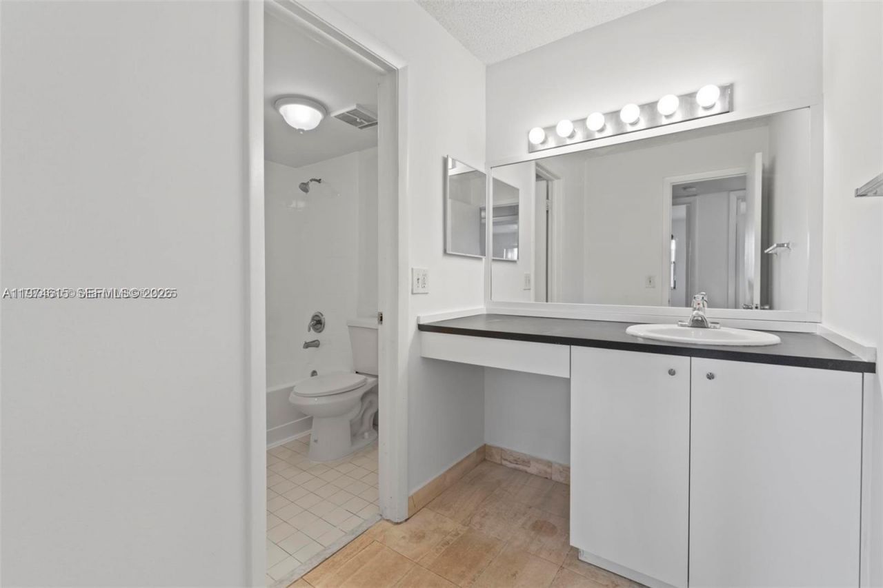 15600 SW 80th St , Unit L-203, Miami, FL 33193 Photo