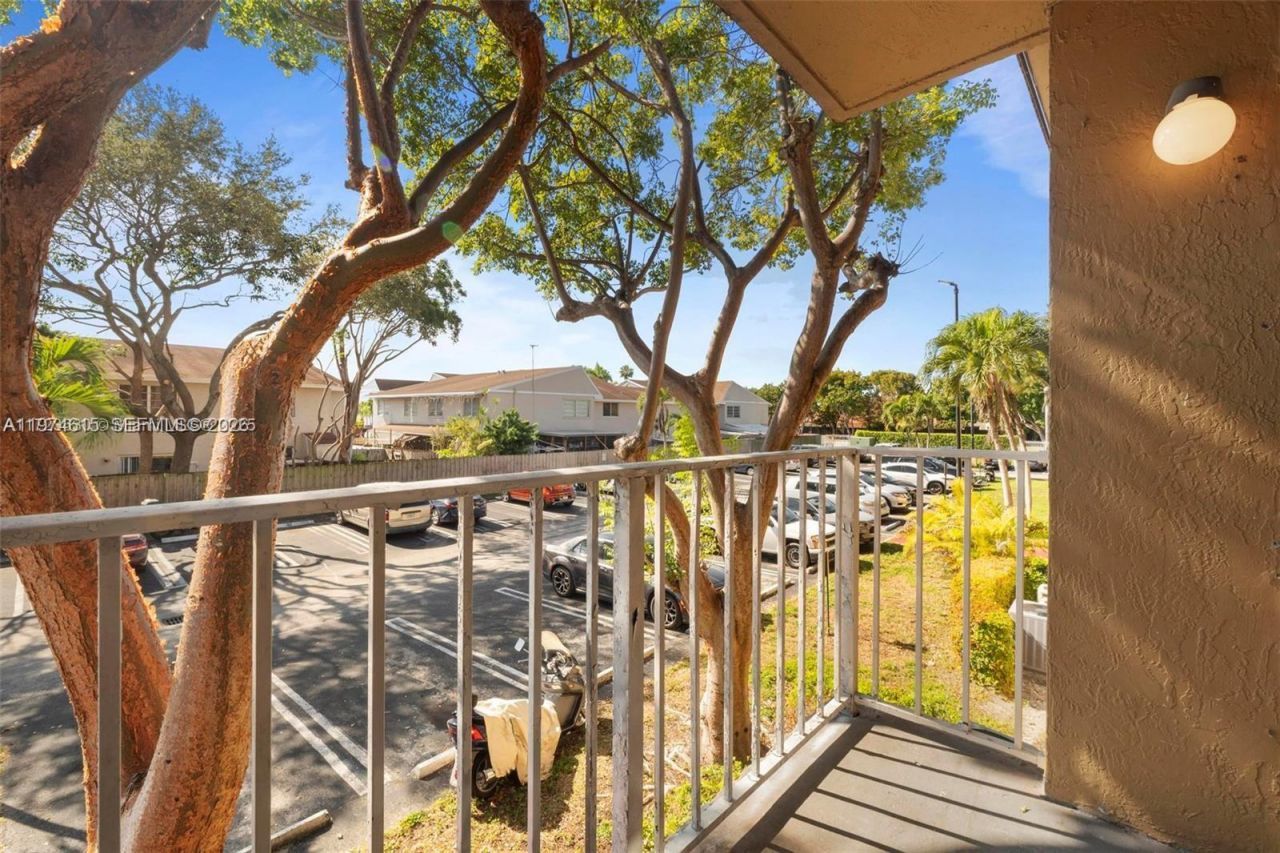 15600 SW 80th St , Unit L-203, Miami, FL 33193 Photo