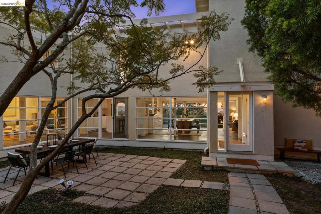 45 Vicente Rd, Berkeley, CA 94705 Main Photo