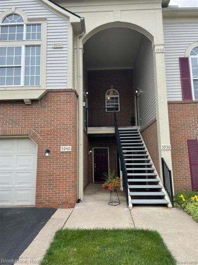 5934 E Island Drive, Ypsilanti, MI 48111 Main Photo