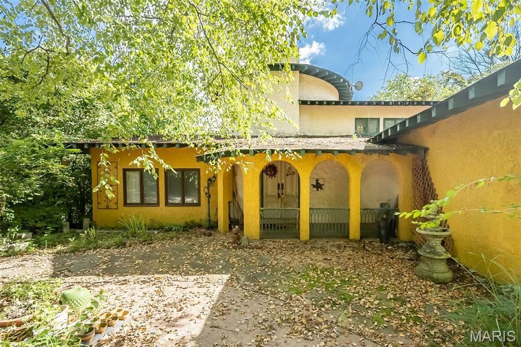 235 Quindaro Drive , Florissant, MO 63034 Main Photo