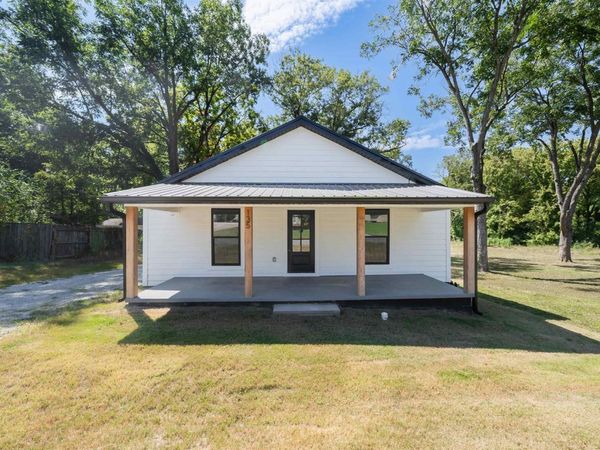 135 W THIRD ST, Henderson, TN 38340