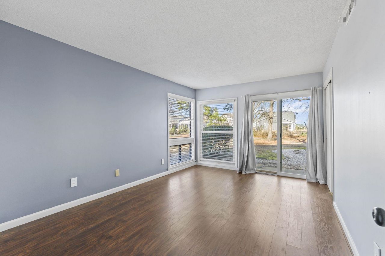 1025 Plantation Dr. W Photo 18